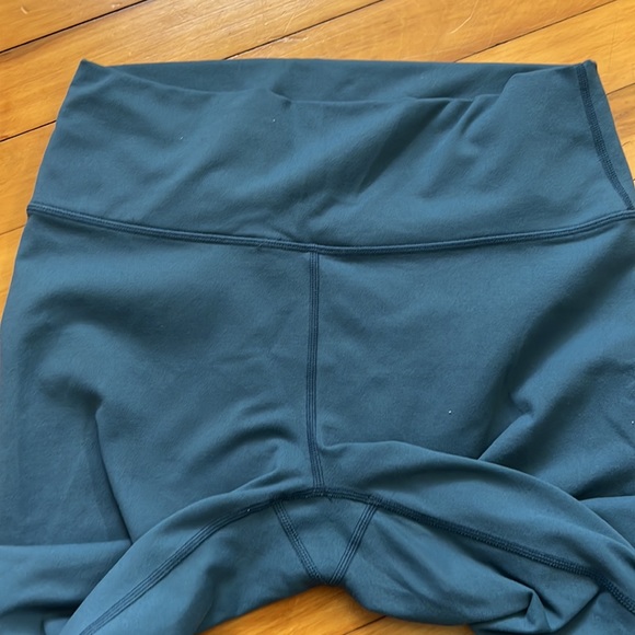 2 Fabletics Leggings Size M - Picture 5 of 9